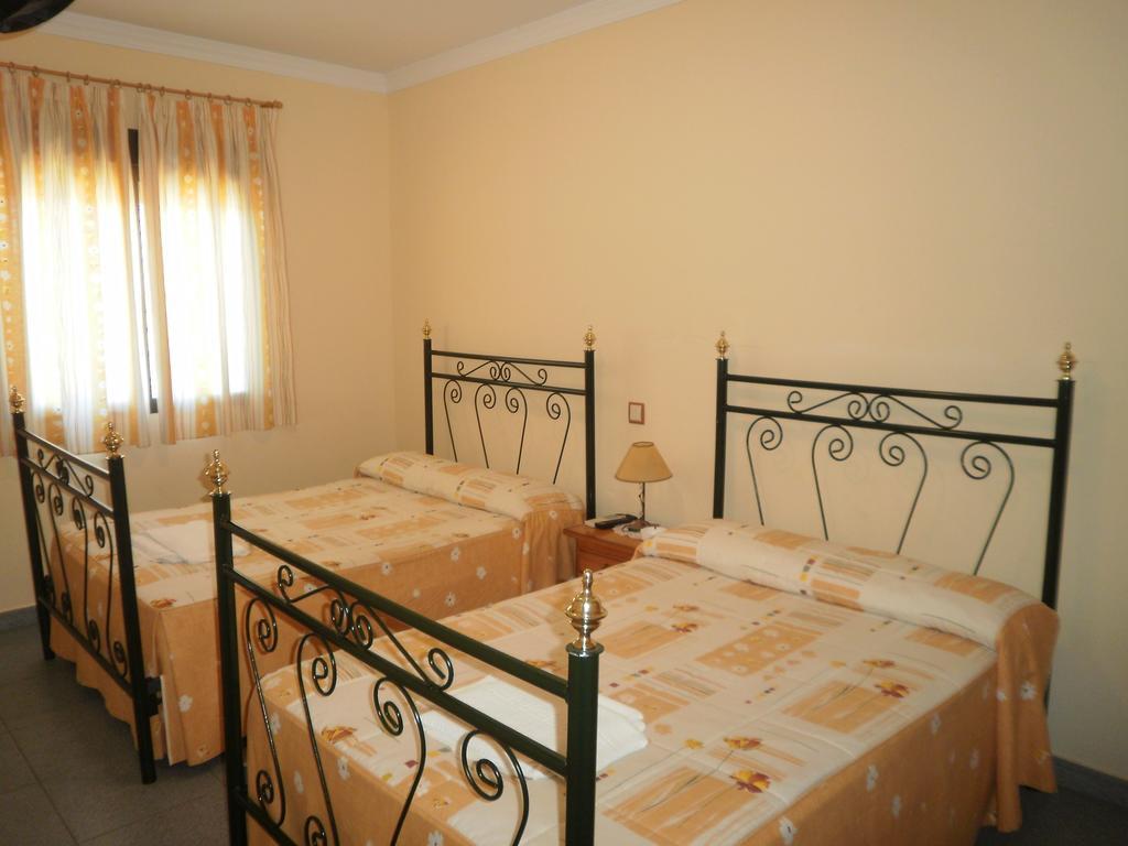 Hostal Miraflor De Las Cadenas Cuacos De Yuste Eksteriør billede