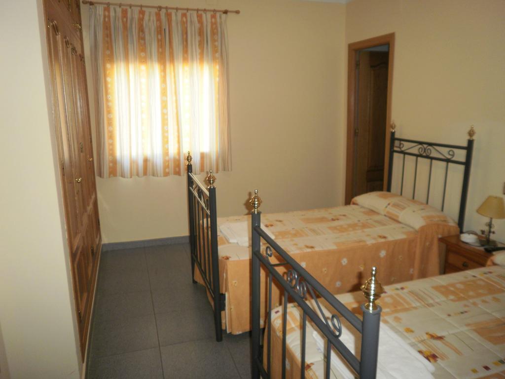Hostal Miraflor De Las Cadenas Cuacos De Yuste Eksteriør billede